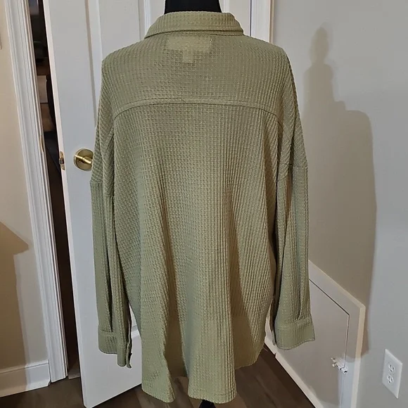 Top - Picture 10 of 16